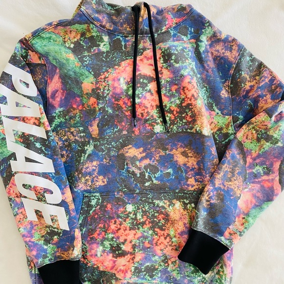 Palace hoodie ✨$24 when bundled✨ - Picture 1 of 12